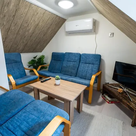 Appartement Erdoszeli Haziko Szaunaval Es Jakuzzival