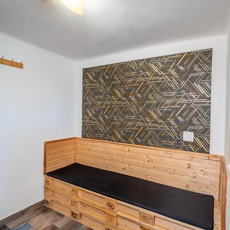 Erdoszeli Haziko Szaunaval Es Jakuzzival Magyarhertelend