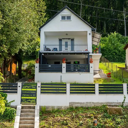 Erdoszeli Haziko Szaunaval Es Jakuzzival Διαμέρισμα Magyarhertelend