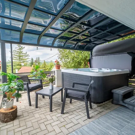 Apartmán Erdoszeli Haziko Szaunaval Es Jakuzzival